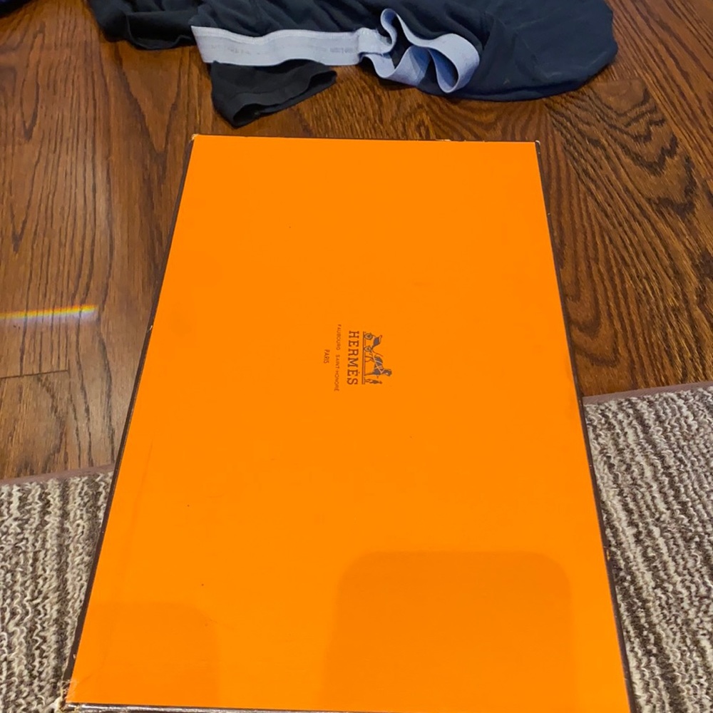 Hermès men’s shoe box.. perfect condition.